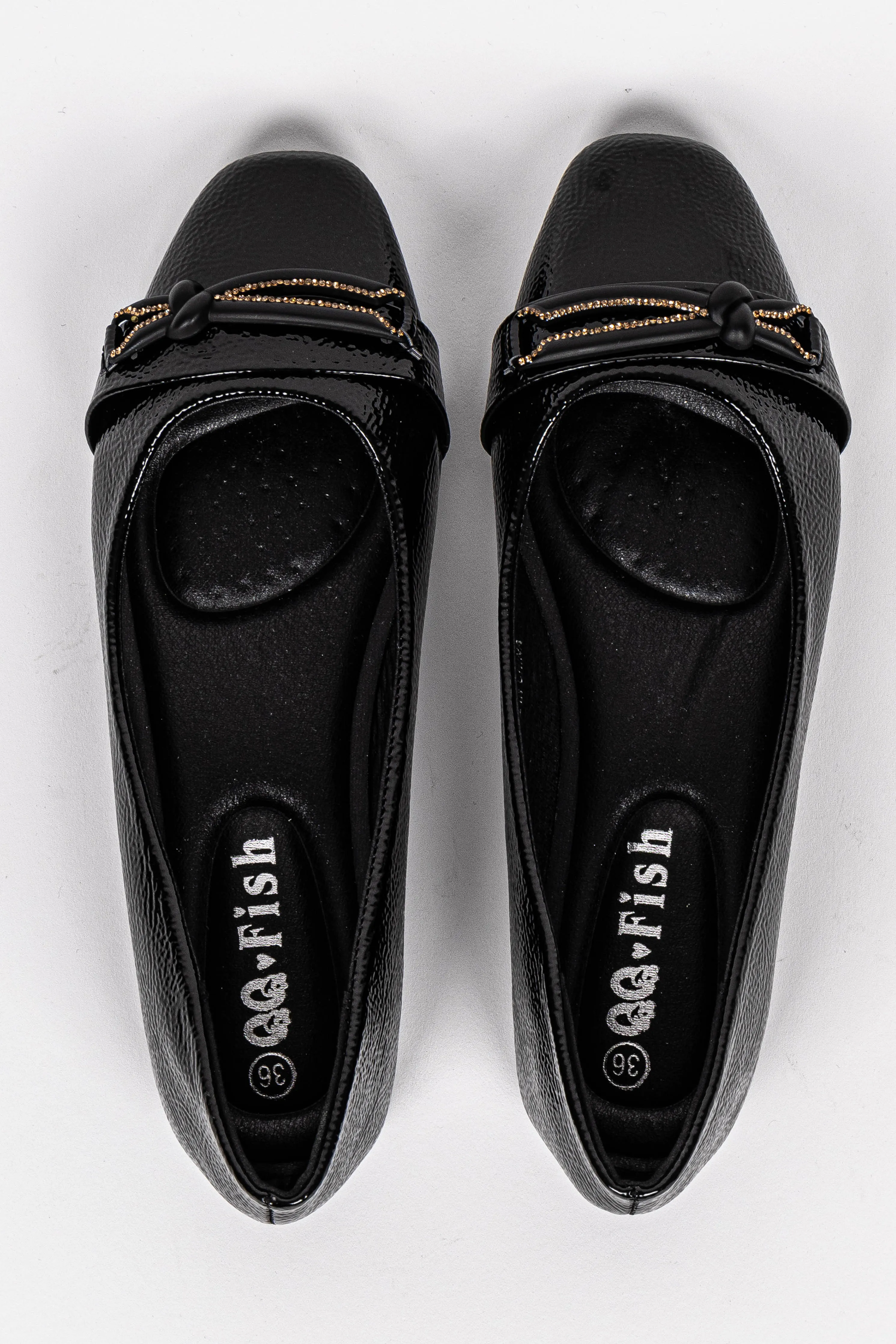 DETAILED FLAT SHOES