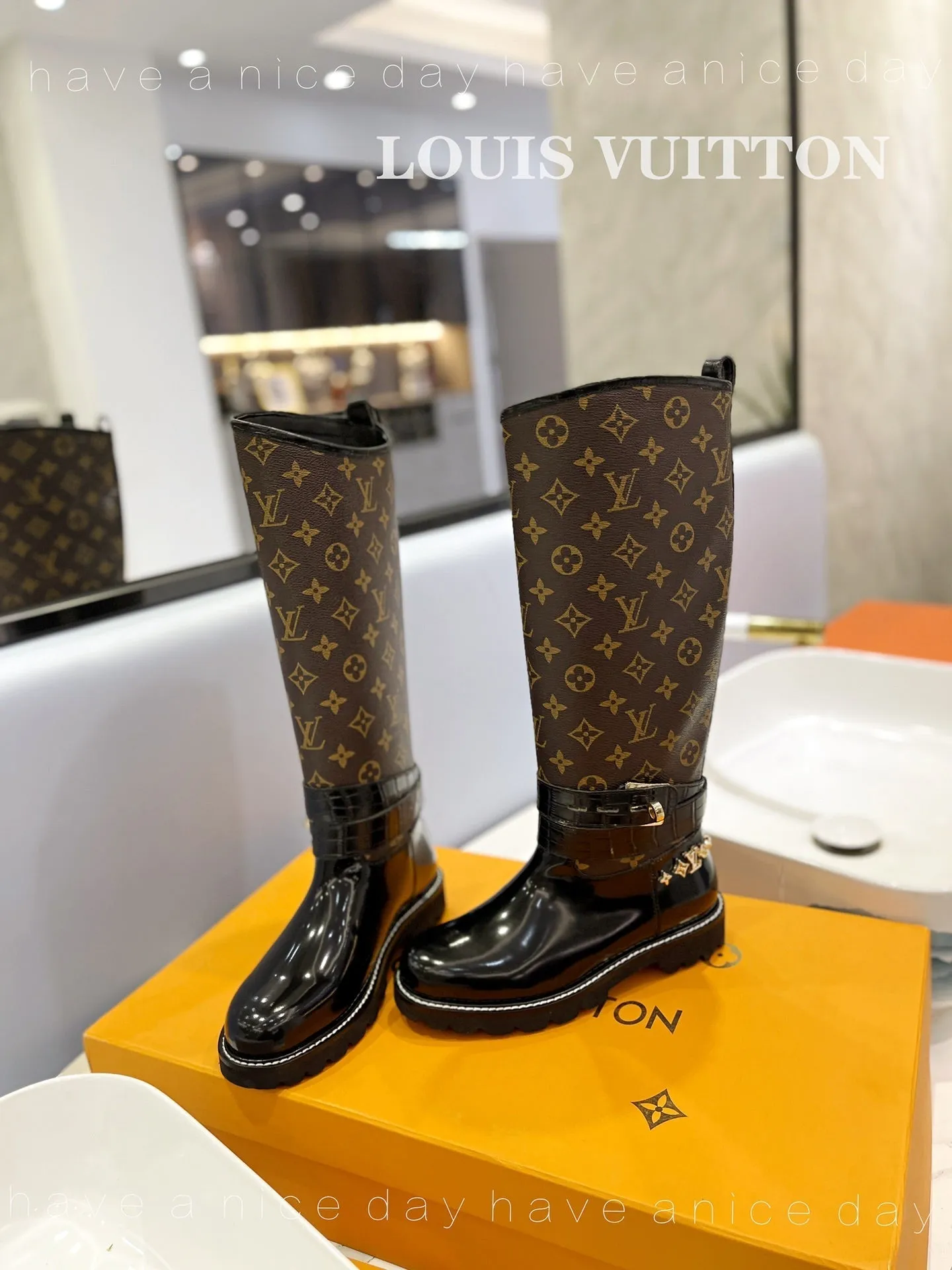 High Quality  LUV BOOTS 029