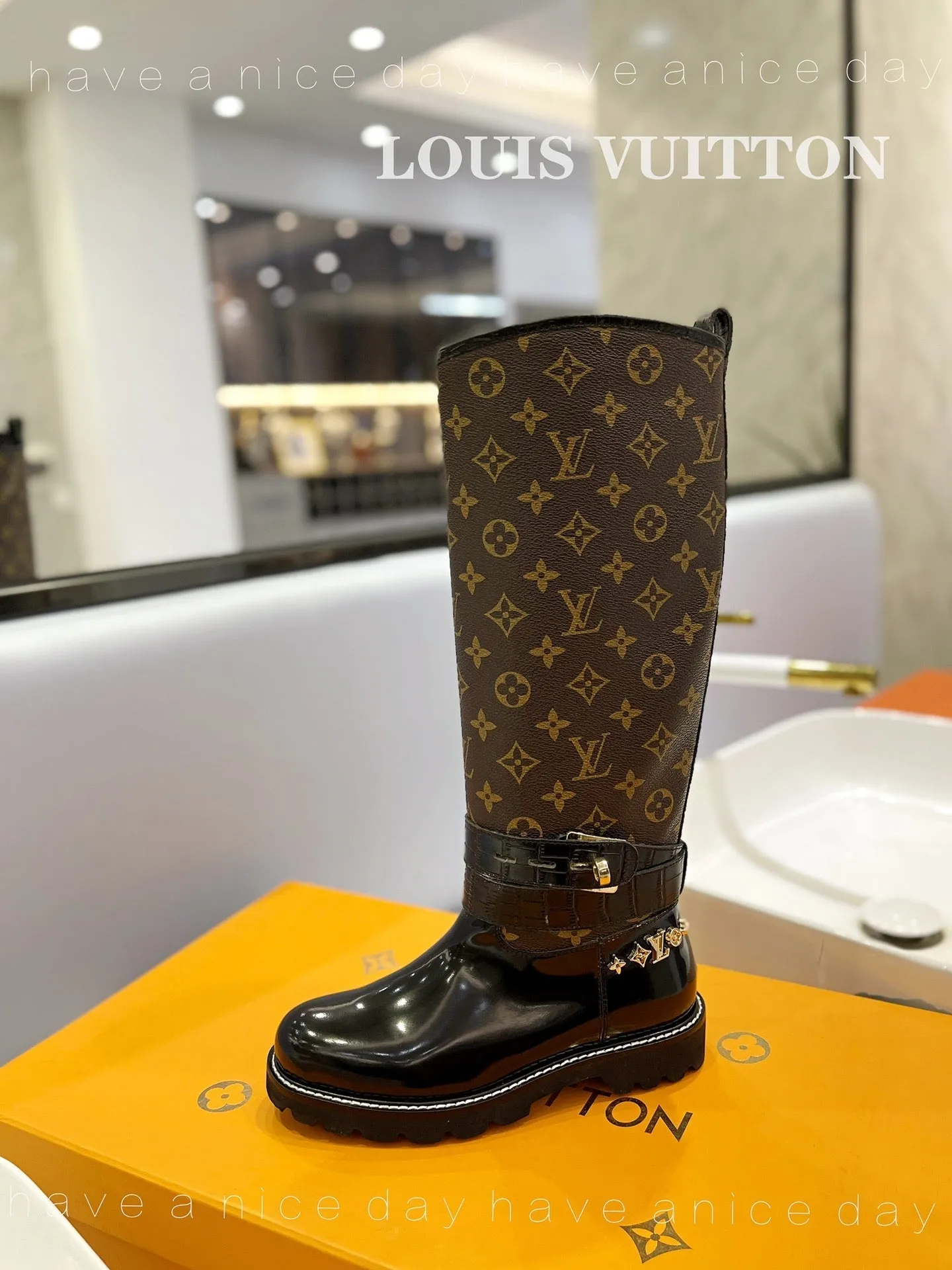 High Quality  LUV BOOTS 029