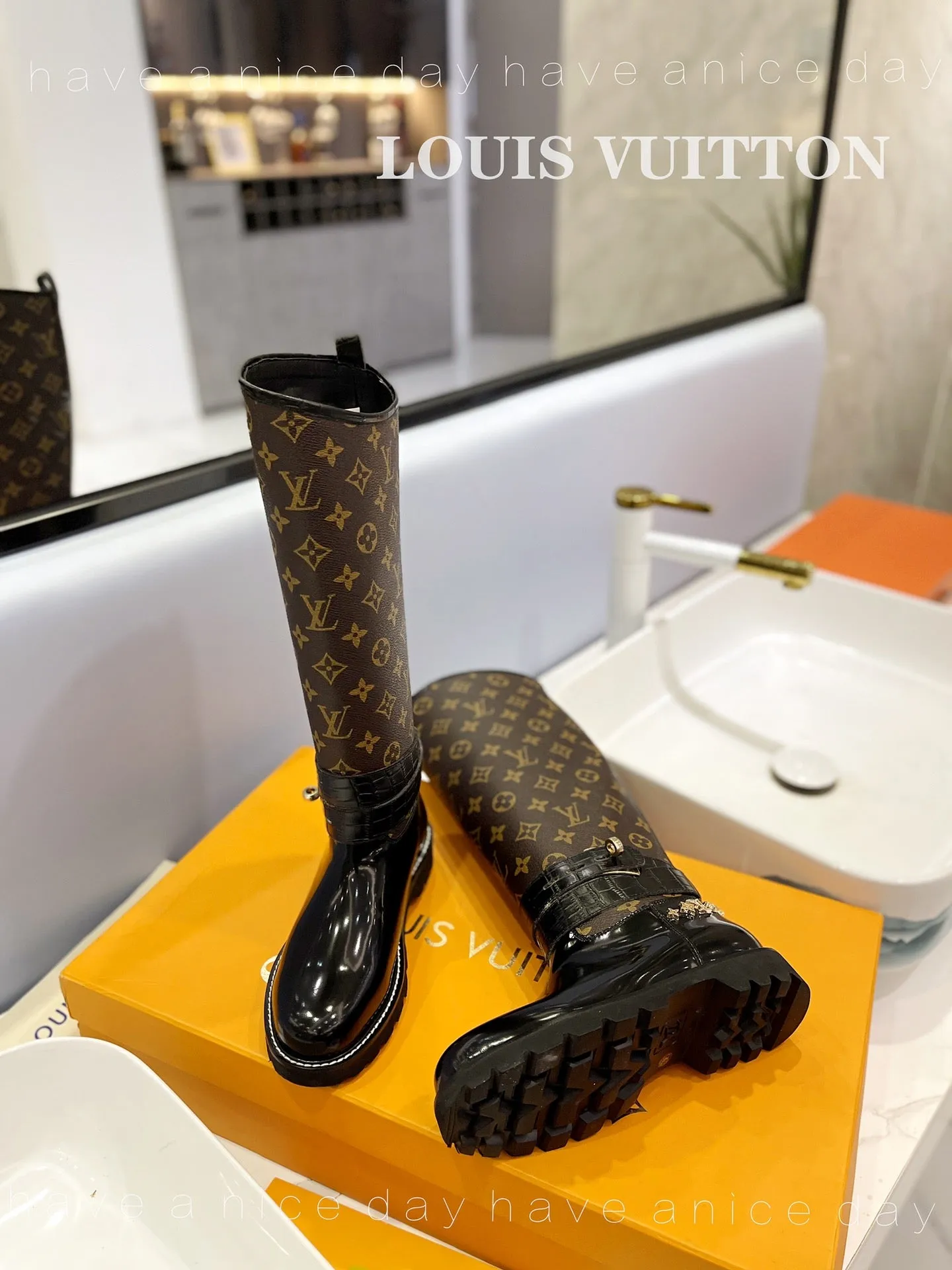 High Quality  LUV BOOTS 029