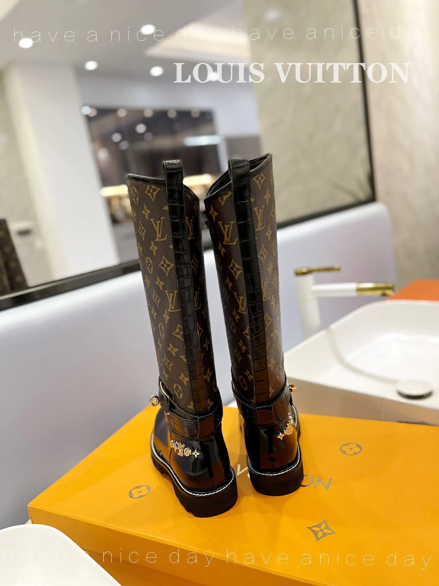 High Quality  LUV BOOTS 029