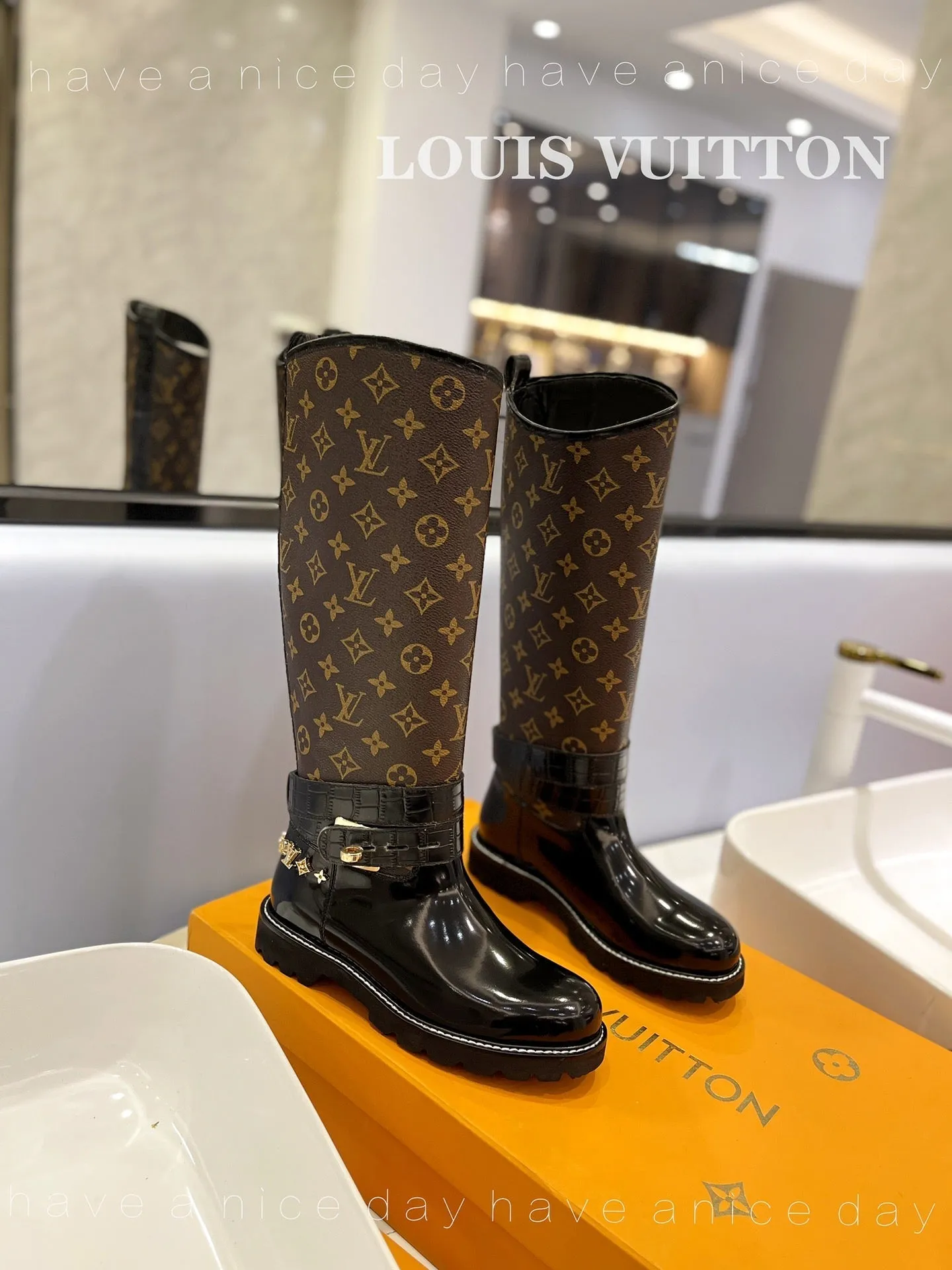 High Quality  LUV BOOTS 029