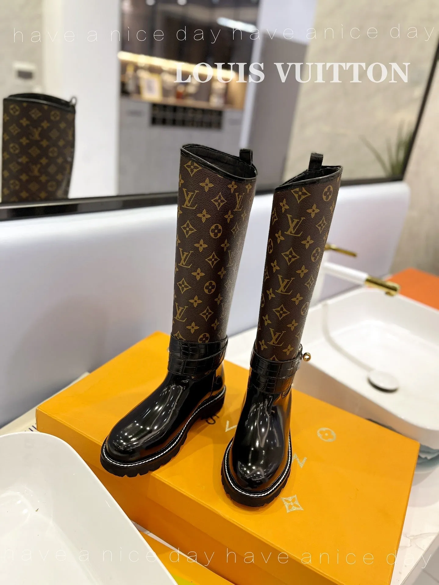 High Quality  LUV BOOTS 029