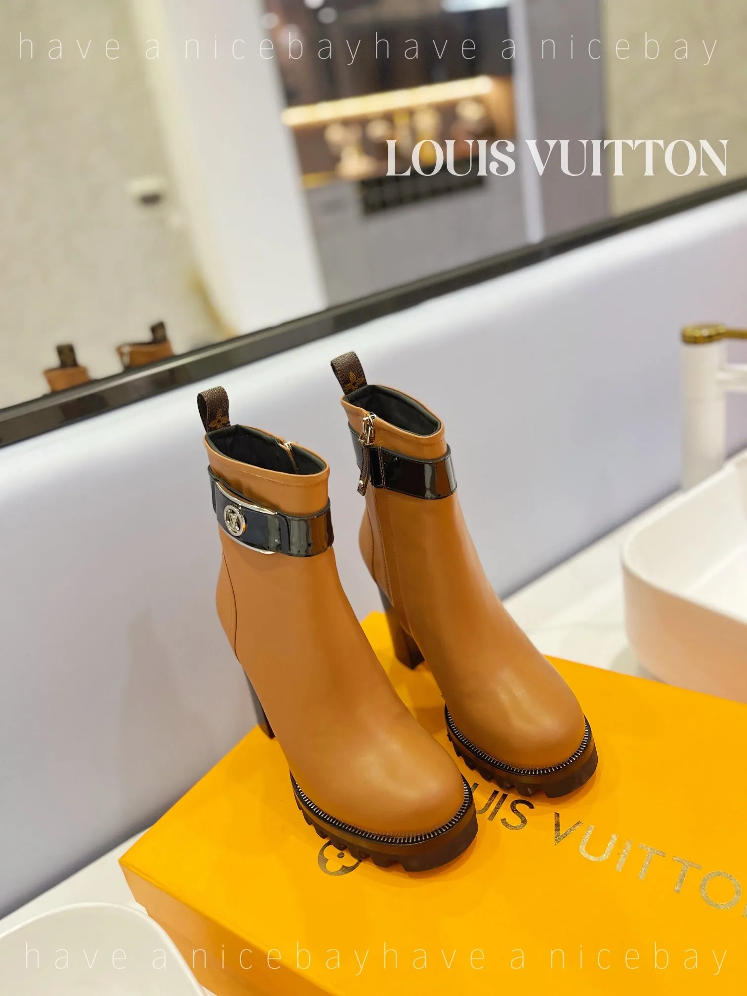 High Quality  LUV BOOTS 035