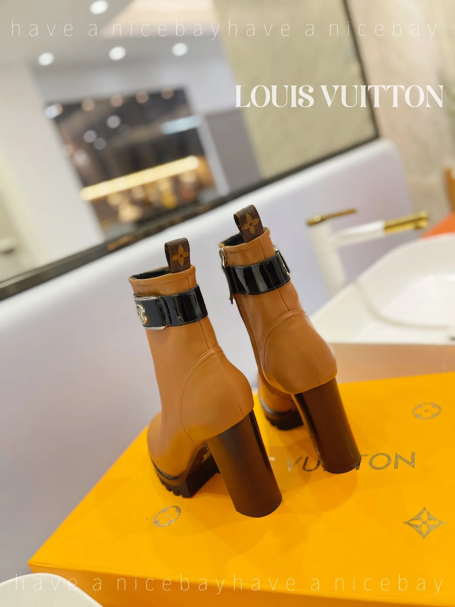 High Quality  LUV BOOTS 035