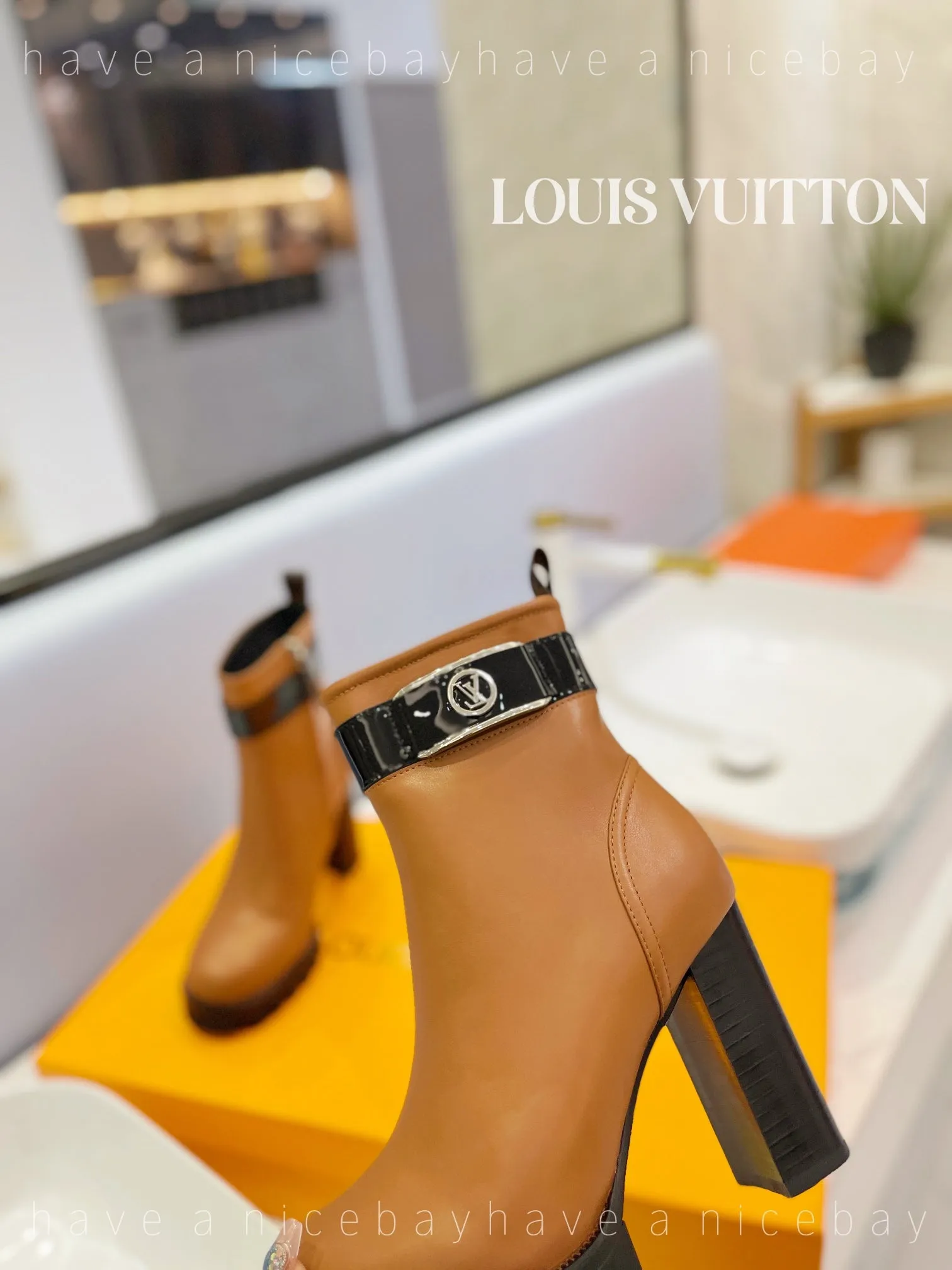 High Quality  LUV BOOTS 035