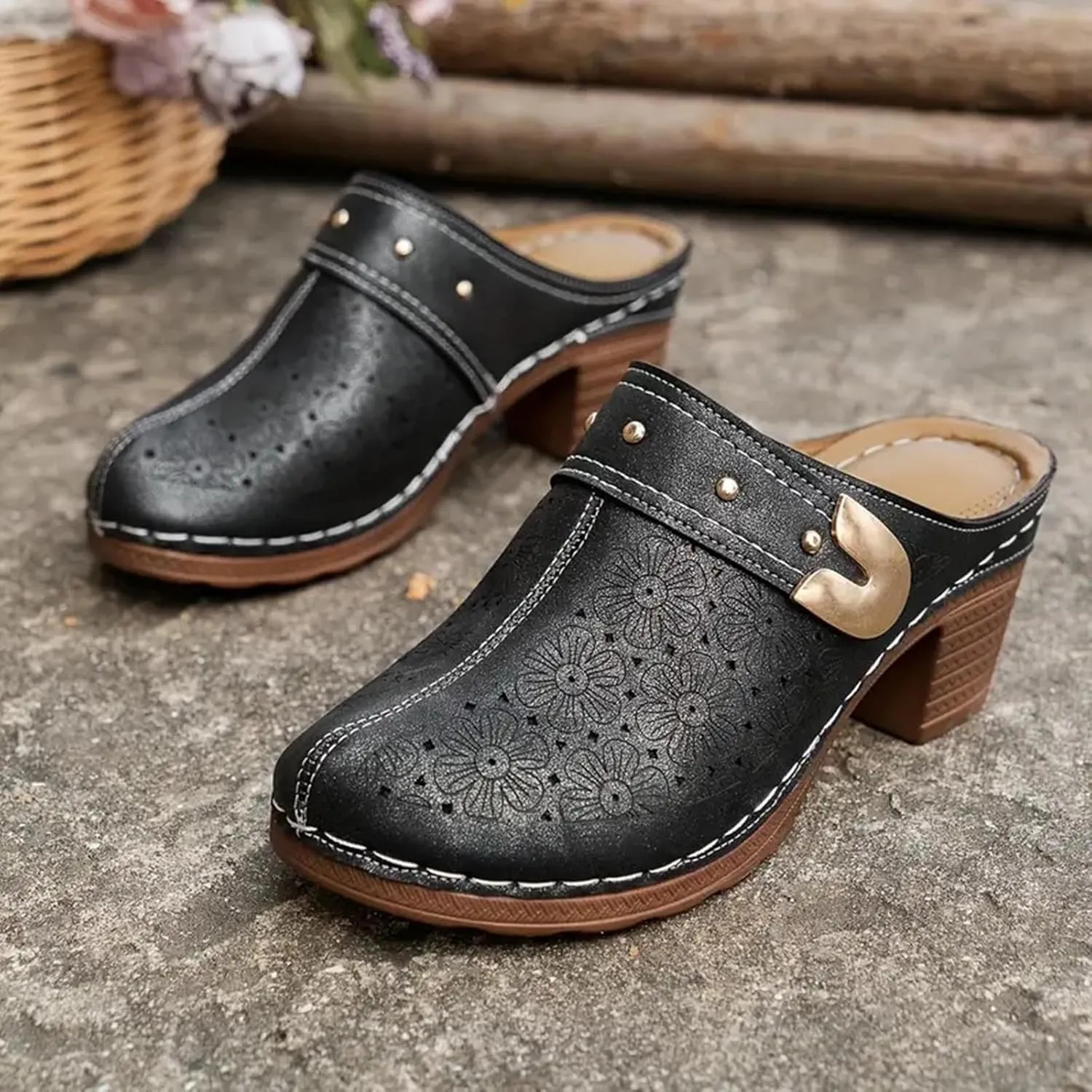 Women’s Hollow Closed Toe Chunky Heels Sandals,Fashionable Simple Comfortable Summer Stylish Footwear with Arch Support Retro Flower Pattern Slip On Slides Loafer Shoes